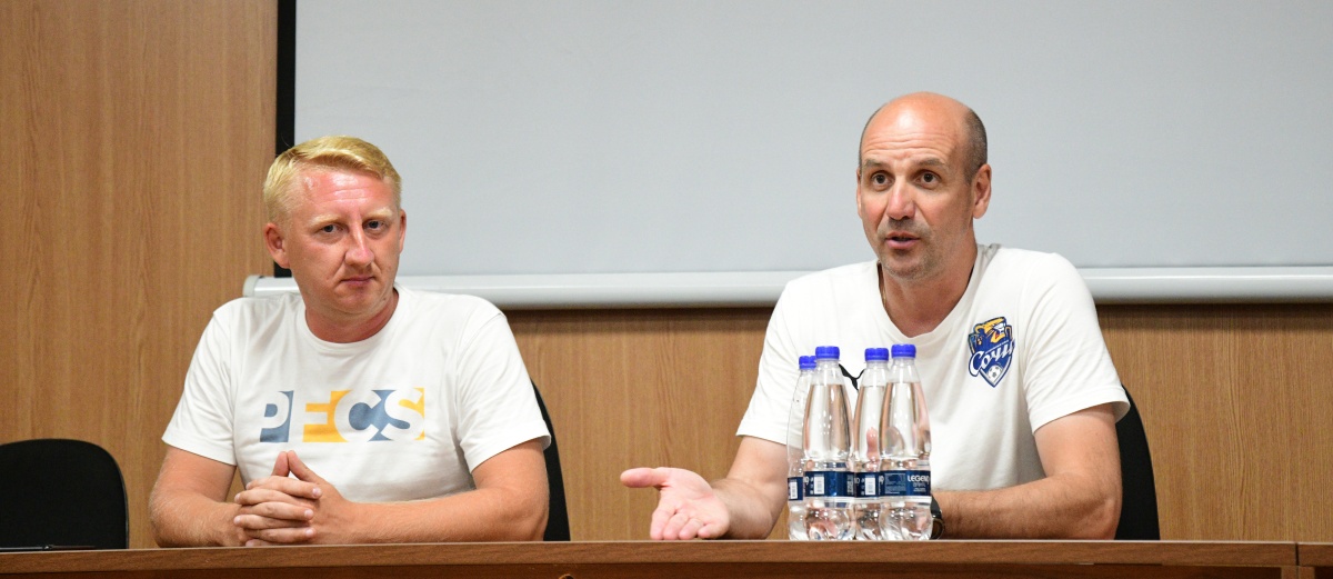 Вадим Гаранин провел встречу с тренерами клубной академии